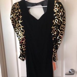 Vintage black with gold sequence